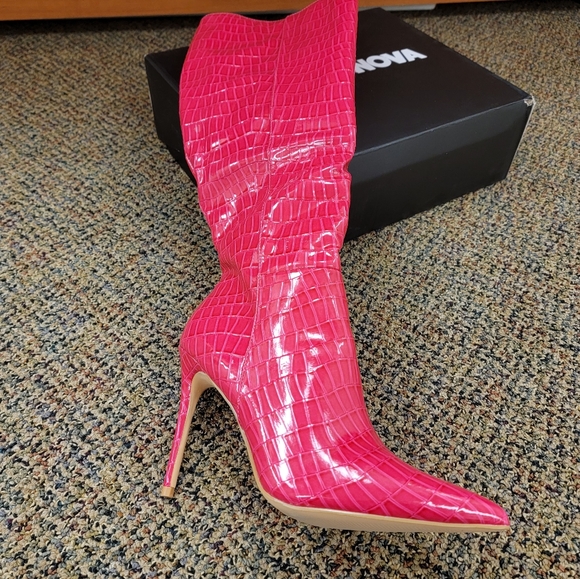 FashionNova HOT HOT PINK Boots - Picture 2 of 4